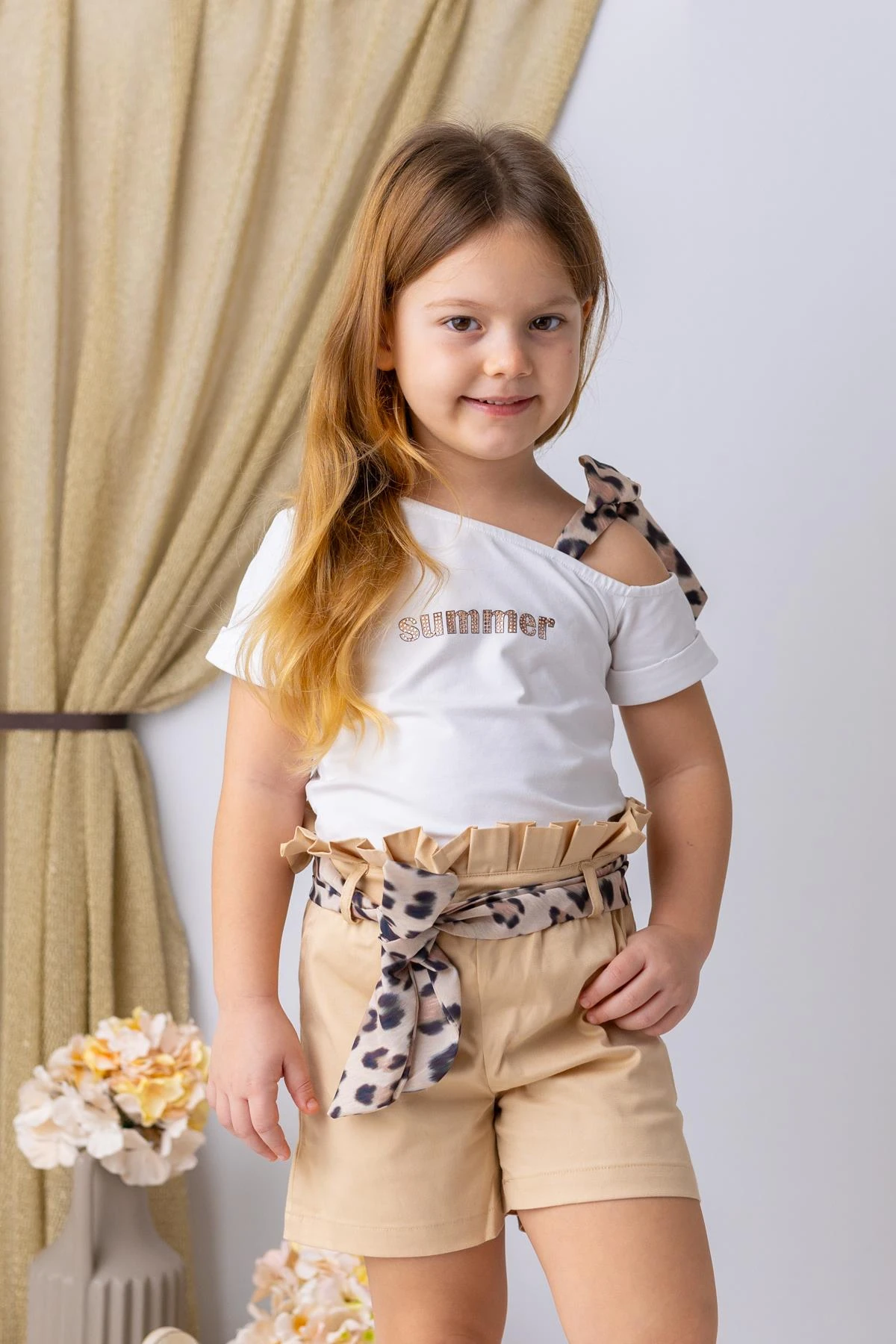 Kız Çocuk Yakası Yakası Fiyonk Detaylı T-shirt